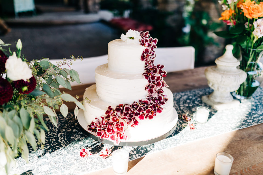 Camarillo wedding photography ; white wedding cake with flowers